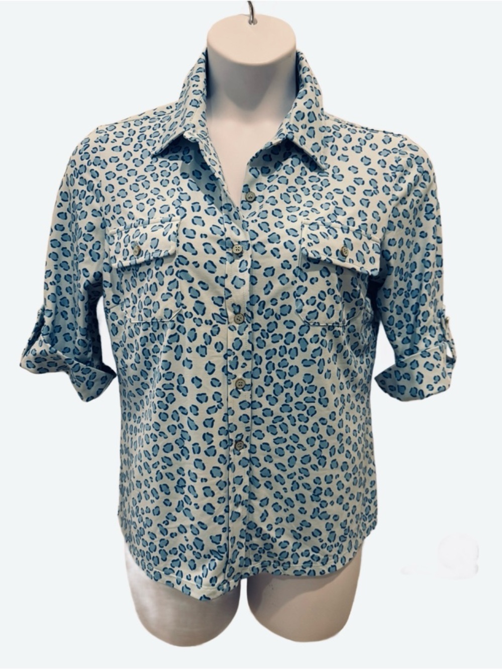 J. McLaughlin Light Blue and Royal Blue Leopard Print Blouse. Size Large